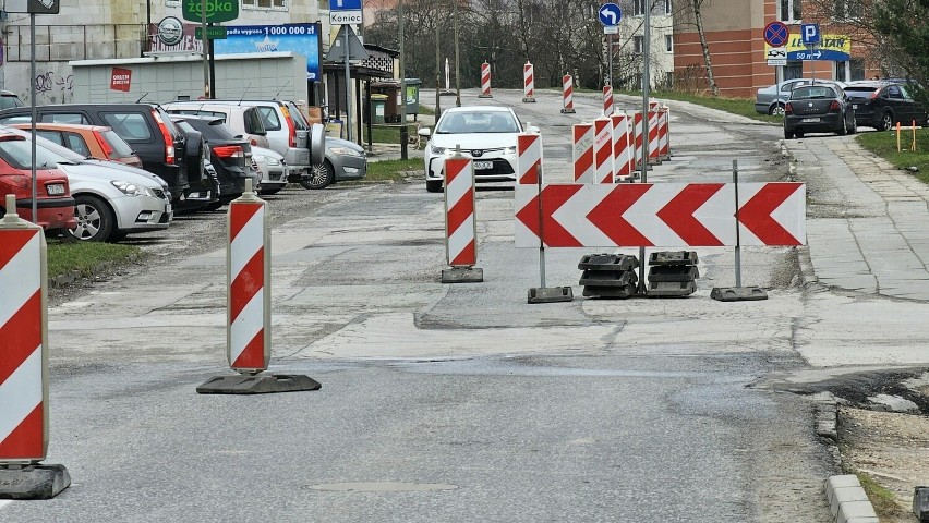 Kierowcy gubią się na remontowanym skrzyżowaniu w Kielcach. Sprawdź, jak jechać