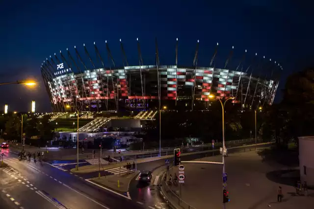 Rihanna w Warszawie. Tłumy przed stadionem. Tak czekaliście na koncert gwiazdy! [ZDJĘCIA CZ.1]