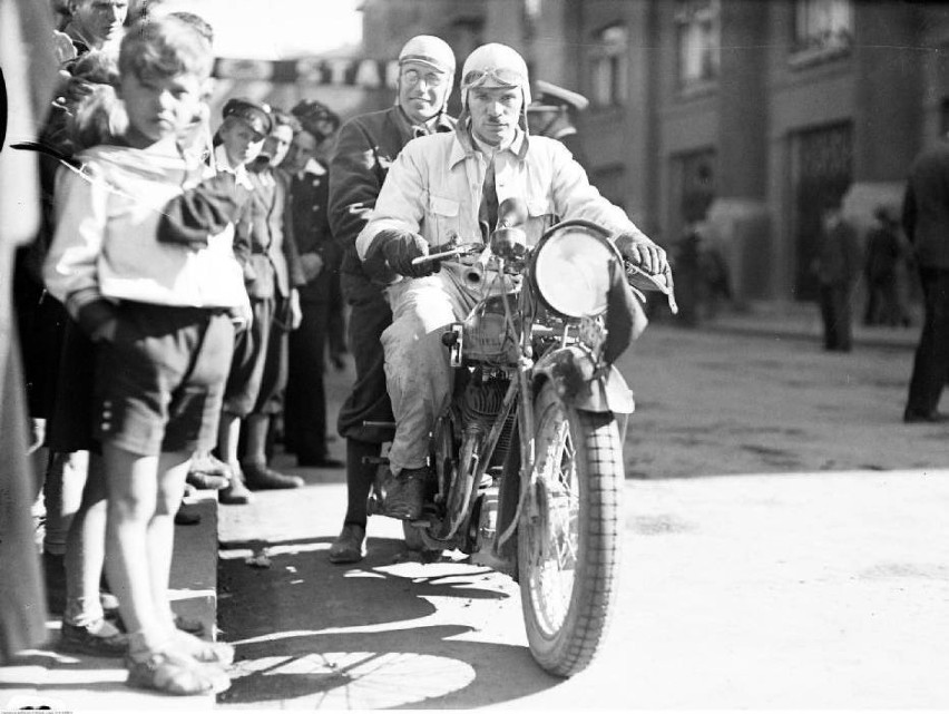 To były czasy: sezon motocyklowy w latach 20. i 30. [ZOBACZ ZDJĘCIA]