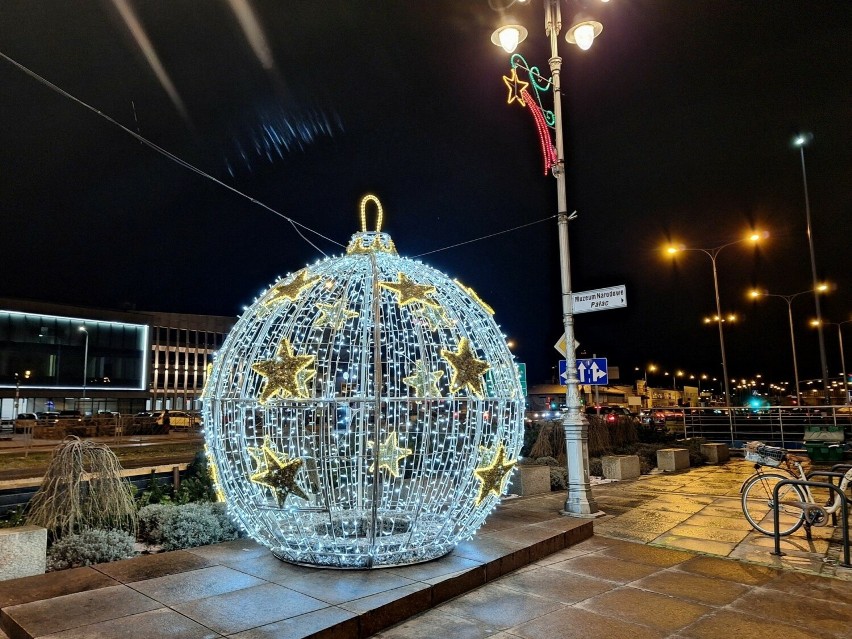 Wspaniałe świąteczne iluminacje zdobią centrum Kielc. Zobaczcie na zdjęciach, jak pięknie się prezentują