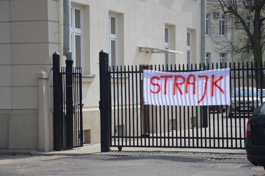 Strajk nauczycieli w Piotrkowie. To już piąty dzień