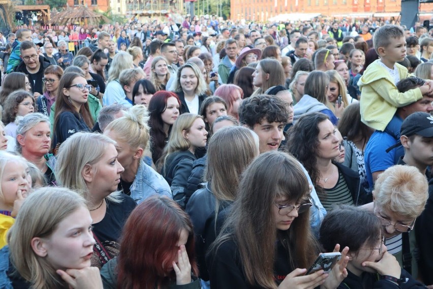 Tysiące fanów na koncercie Dawida Kwiatkowskiego w Łodzi