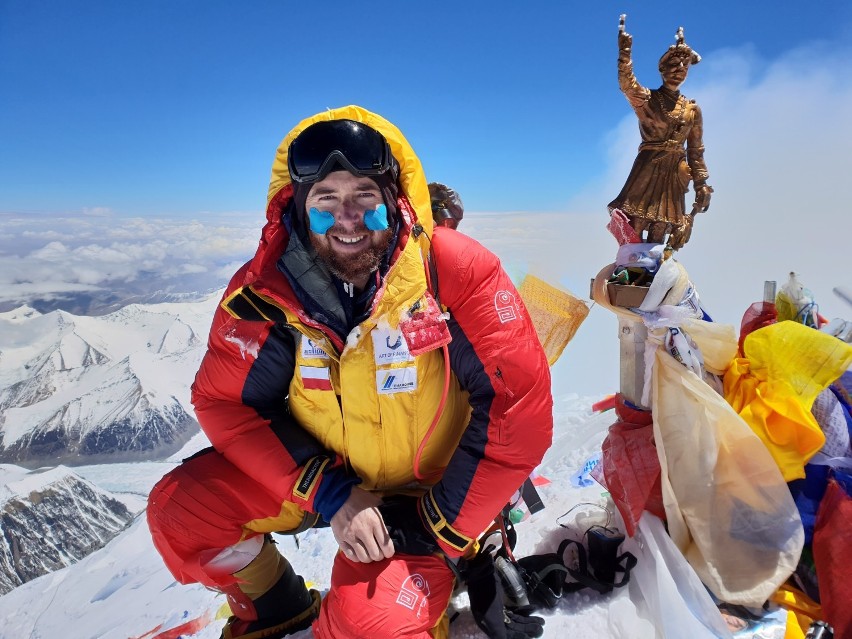 Wchodząc na Everest w maju 2018, Szczepan Brzeski zakończył...