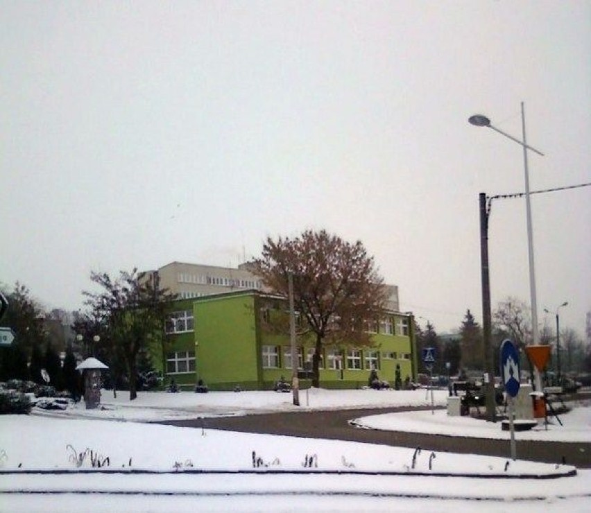 Radziejowska biblioteka zimą. Fot. Karol Szmagalski