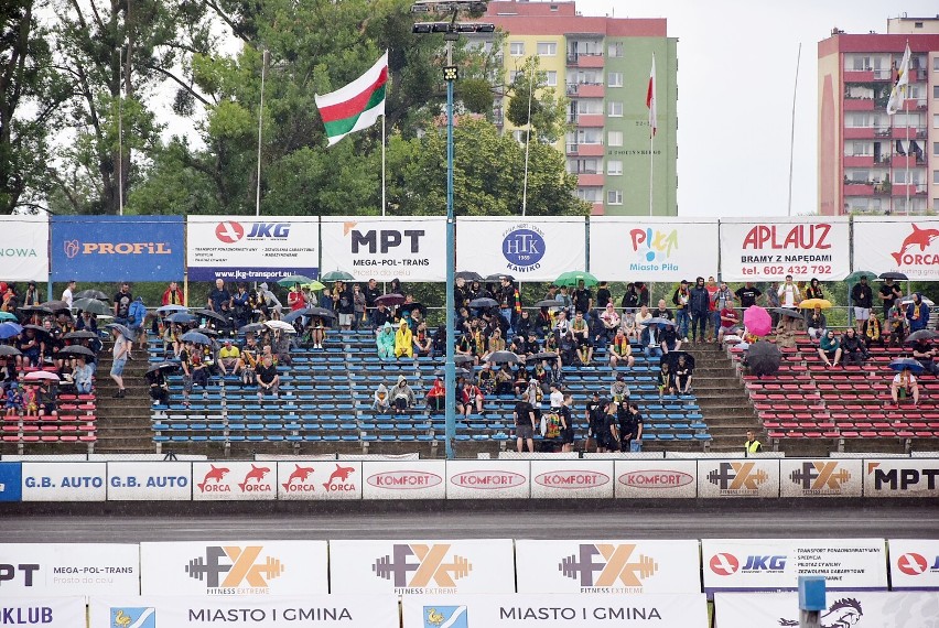 Żużel. Lokomotiv Daugavpils zdecydowanie dominował na pilskim torze. Zobaczcie zdjęcia