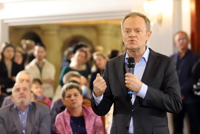 Donald Tusk w Siemianowicach Śląskich spotkał się z nauczycielami.