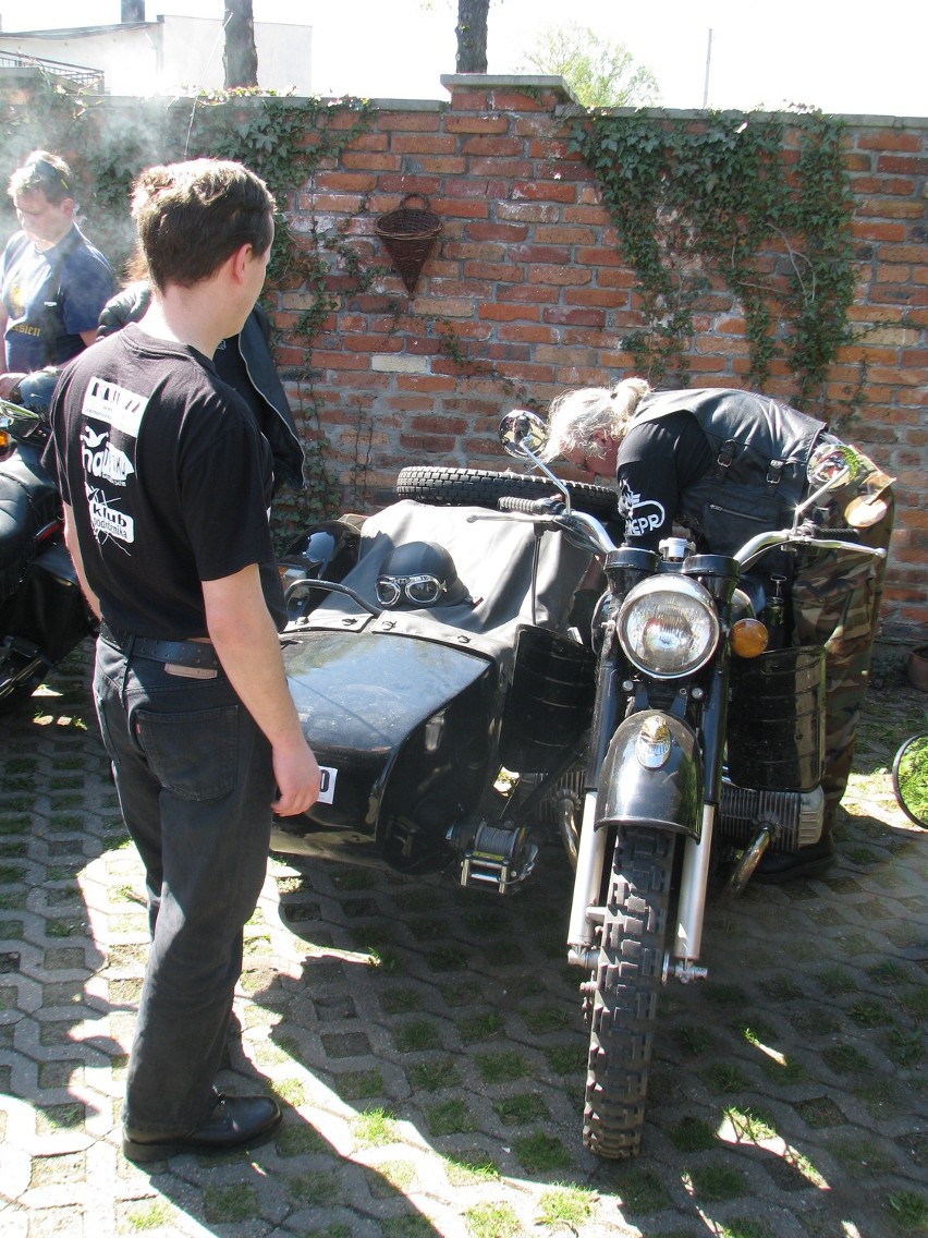 Tarnowskie Góry: Otwarcie sezonu motocyklowego 2012 w Klubie 22 [ZDJĘCIA]