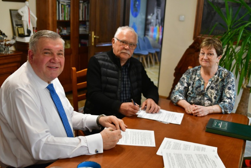 Umowa z wykonawcą przebudowy drogi w Sitnie podpisana.