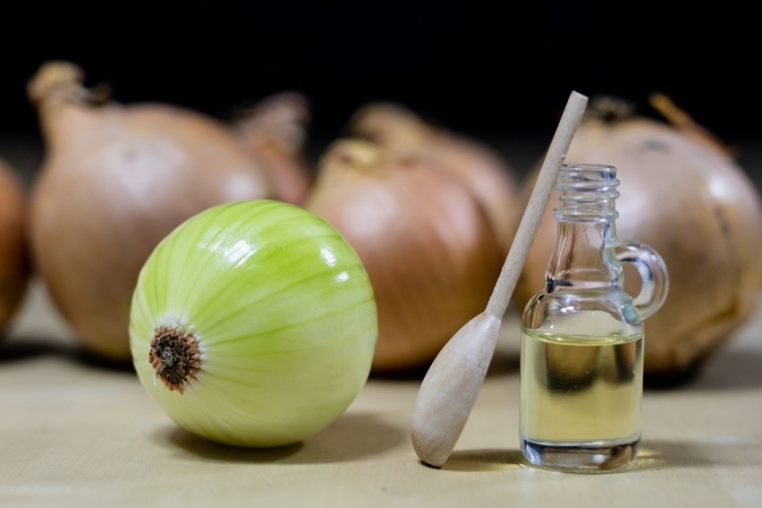 Syrop z cebuli to najczęściej stosowany domowy sposób na...