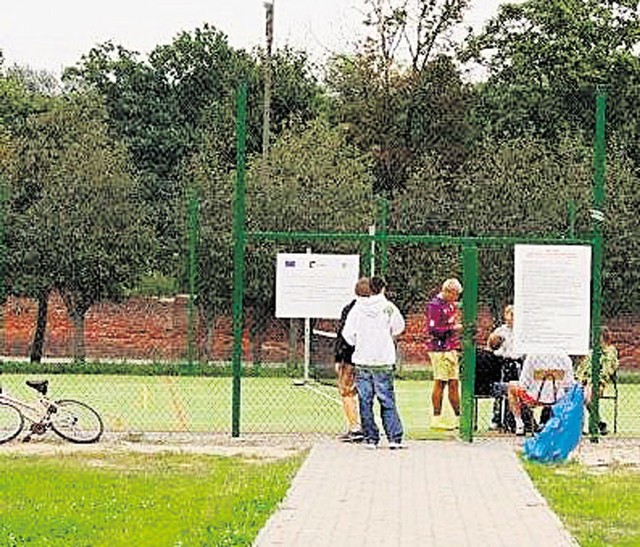 Z kompleksu boisk na stadionie w Krośniewicach nie brakuje chętnych