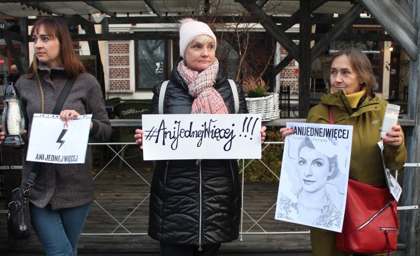 Mieszkańcy Leszna protestowali po śmierci 30 – letniej Izabeli, która zmarła na sepsę w szpitalu w Pszczynie 