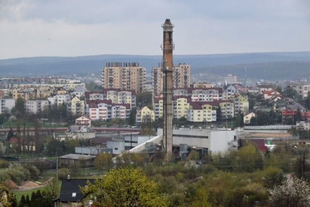 Ten komin przy Świętokrzyskim Centrum Onkologii w Kielcach zniknie z krajobrazu miasta. 

Zobacz więcej zdjęć