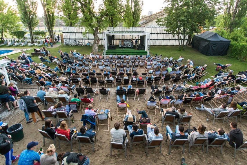 Stand Up to w Polsce wciąż nowa forma komediowa. Na scenę...