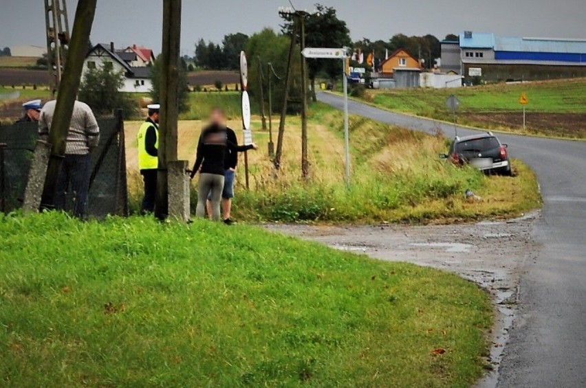 Narkowy koło Subków. Policjanci pracowali w miejscu wypadku z udziałem 9-letniego rowerzysty