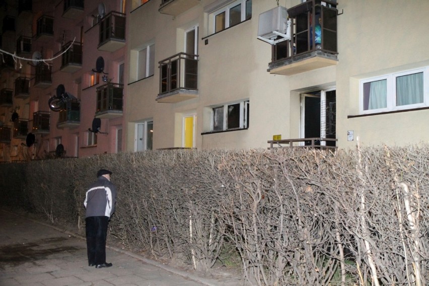 Nocny pożar mieszkania na ul. Pereca. Jedna osoba w szpitalu