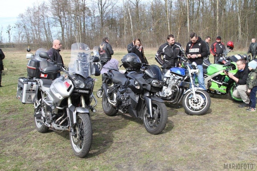 Sezon motocyklowy 2019 zaczyna się w Opolu. Motocykliści spalili marzannę. Kilkaset maszyn przyjechało pożegnać zimę