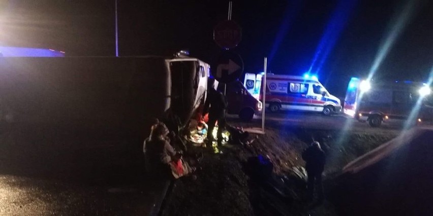 Wypadek autokaru na S3 pod Polkowicami - 6.12.2018. Jedna...