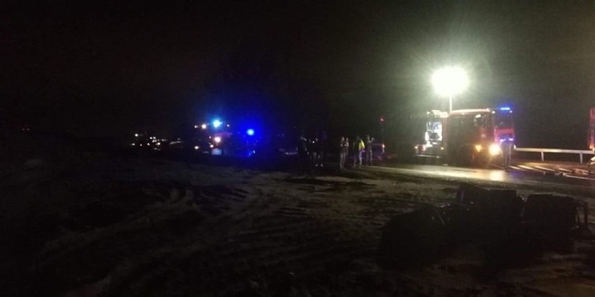 Wypadek autokaru na S3 pod Polkowicami - 6.12.2018. Jedna...