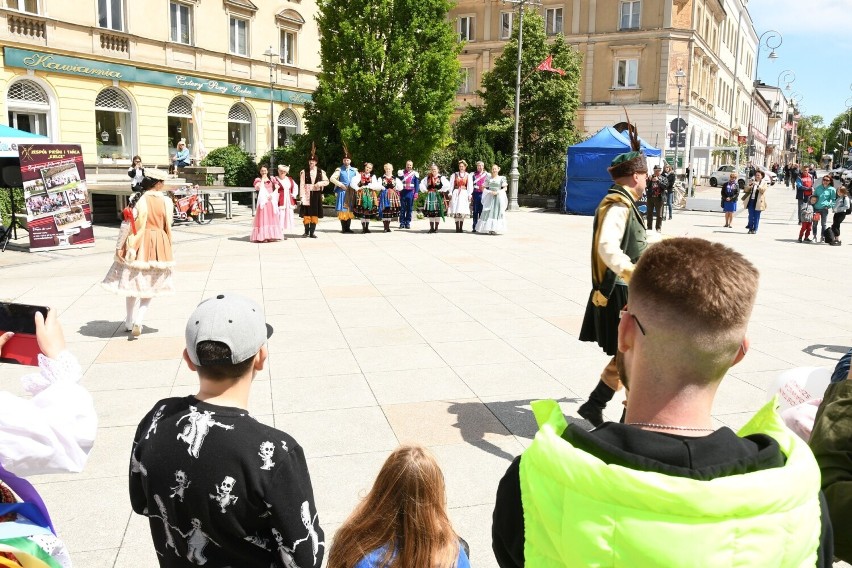 Zespół Pieśni i Tańca Kielce zachwycił na "Budzeniu Sienkiewki" i zaprosił wszystkich do wspólnej zabawy. Zobacz zdjęcia
