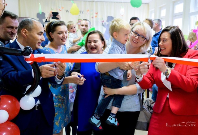 Otwarcie żłobka miejskiego w Oleśnie po rozbudowie.