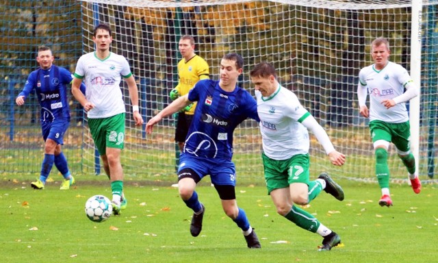 W Trzciance Lubuszanin podejmował prowadzącą w V lidze Noteć Czarnków. Zwyciężyli goście 2:1, utrzymując pozycję lidera