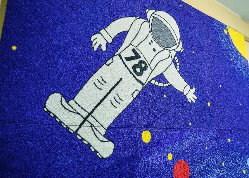 Mieszkańcy DPS przy ul. Kosmonautów stworzyli niezwykły obraz