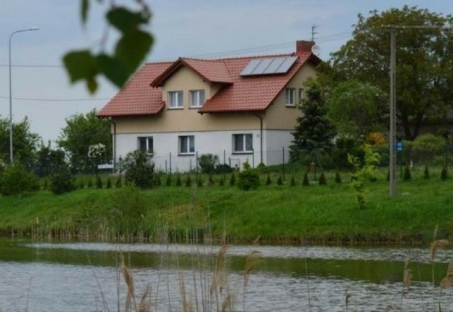 Najlepsza agroturystyka w Wielkopolsce - Marszewiec

Agroturystyka Gronostaj Marszewiec
Marszewiec 13
64-600 Oborniki

Gospodarstwo agroturystyczno-rekreacyjne położone 30 km od Poznania nastawione jest przede wszystkim na zapewnienie gościom ciszy, spokoju z dala od zgiełku miasta.

Atrakcje:
-&nbsp;Paintball
-&nbsp;Archery tag
-&nbsp;Wędkowanie na zarybionym stawie o pow. 0,5 ha
-&nbsp;Labirynt z kukurydzy o powierzchni 2000 m2
-&nbsp;Plac zabaw dla dzieci
-&nbsp;Mini zoo
-&nbsp;Usługi fryzjersko-kosmetyczne dla psów i kotów
-&nbsp;Spływy Kajakowe Wełną lub Wartą
-&nbsp;Kuligi, ogniska, grille

Agroturystyka Gronostaj Marszewiec - MAPA
