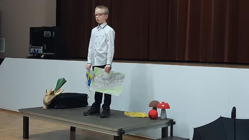 Konkurs dla dzieci "Stoi na stacji lokomotywa" w domu kultury w Karsznicach