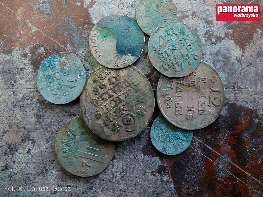 Pruskie monety z XVIII wieku znalezione w ruinach...