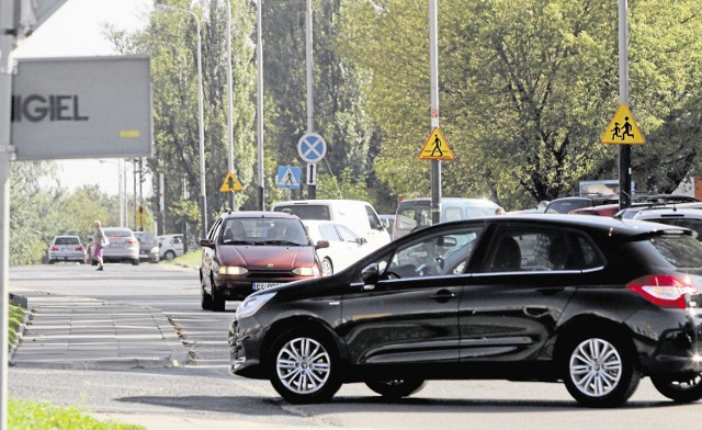 Organizację ruchu na Retkini zmieniono już w sobotę. Utrudnienia wiążą się z rozbiórką torów. Przez dwa skrzyżowania nie będzie można jeździć do grudnia