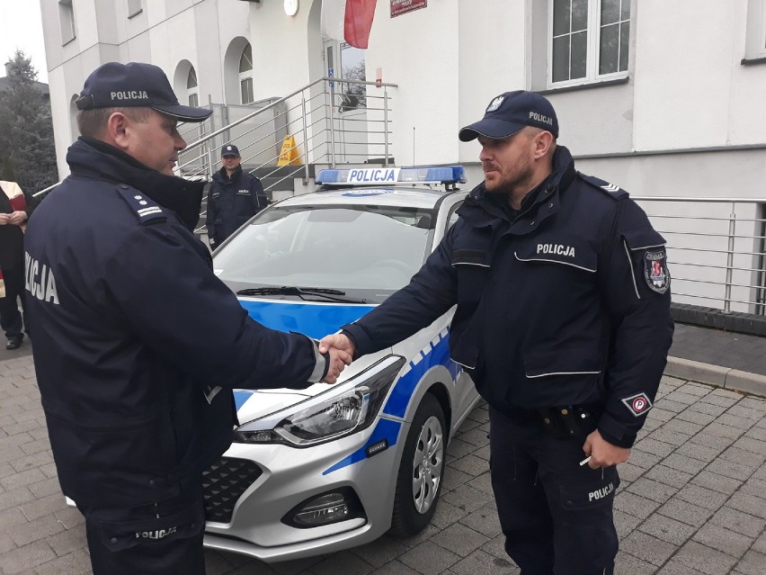 Policjanci z Aleksandrowa Kujawskiego otrzymali nowy radiowóz [zdjęcia] 