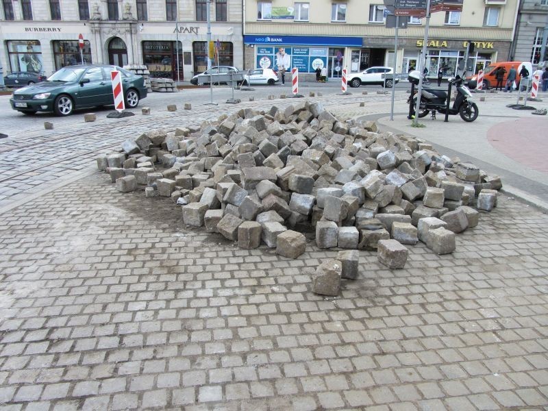 Tramwaje wracają na plac Wolności w Poznaniu [ZDJĘCIA, WIDEO]