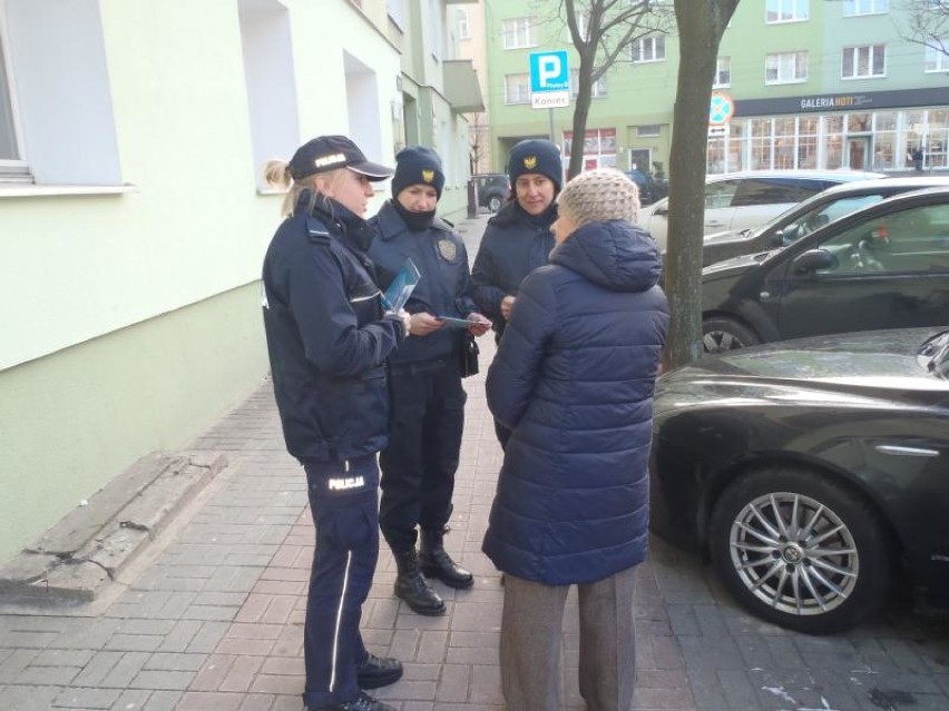 Poznańscy policjanci i strażnicy miejscy ostrzegali przed...