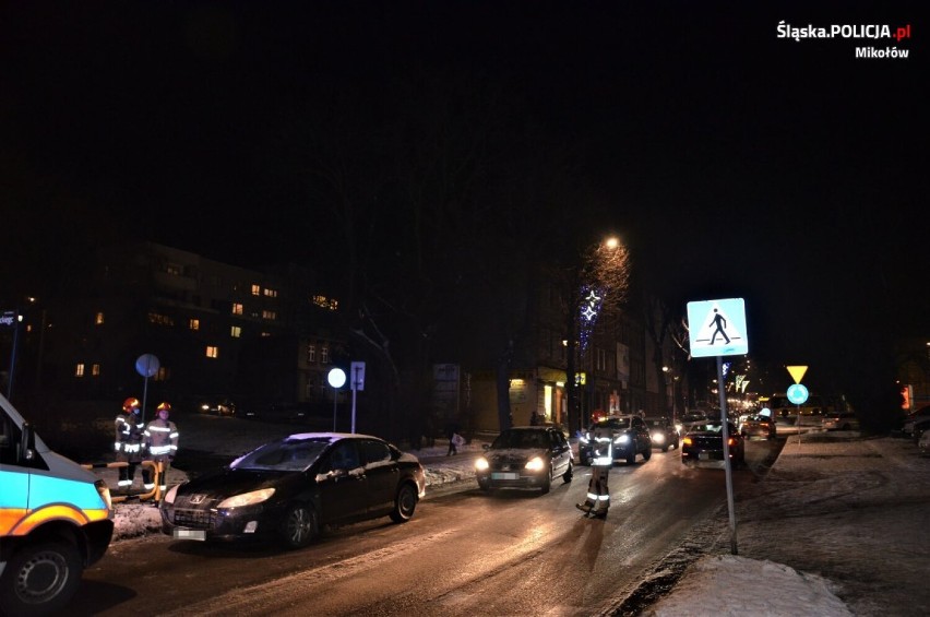 Wypadek w centrum Mikołowa. Małżeństwo potrącone na przejściu dla pieszych