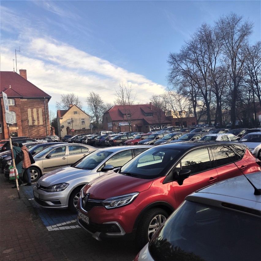 Malbork. Parking przy starostwie będzie rozbudowany? Powiat chce wziąć sprawy w swoje ręce