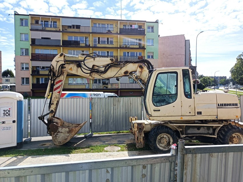 Utrudnienia na ul. Popiełuszki. Budują ekrany dźwiękochłonne FOTO