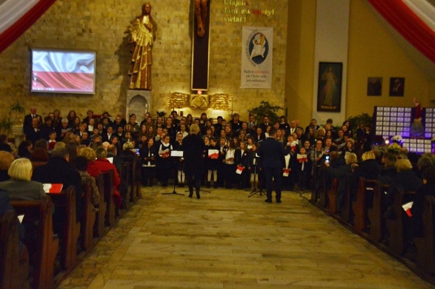 Bełchatów: Koncert piosenek patriotycznych w kościele na...