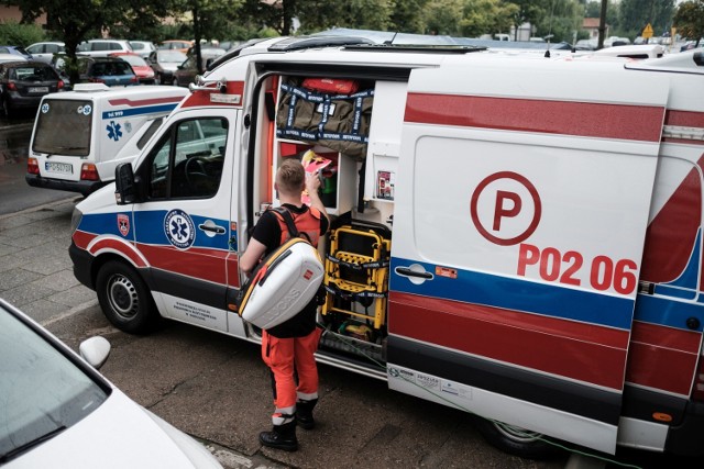 Ratownicy medyczni coraz częściej padają ofiarą agresji ze strony pacjentów.