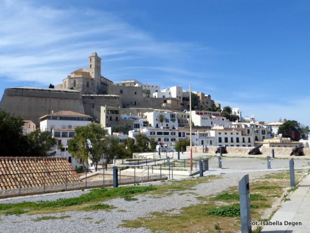 Ibiza. Widok na twierdzę Dalt Vila.