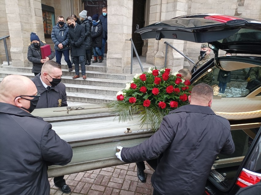 Katowice: Pogrzeb Andrzeja Rozpłochowskiego. Opozycjonistę żegna mnóstwo ludzi, w tym premier Mateusz Morawiecki