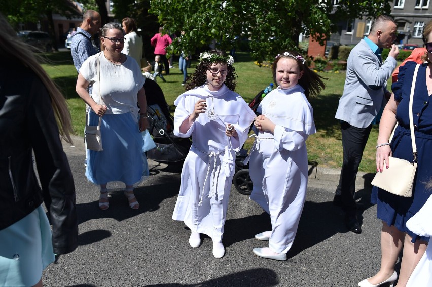 Pierwsza Komunia Święta w parafii pw. Św. Jana w Lesznie 15 maja 2022