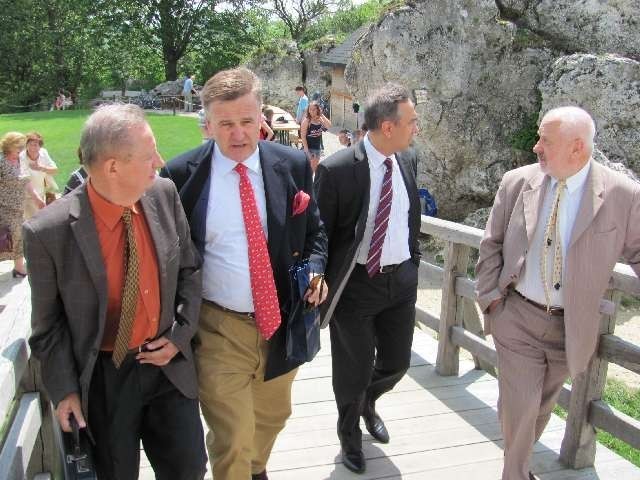 Na Zamku Bobolice gościli senatorowie i przedstawiciele Polskiej Akademii Nauk