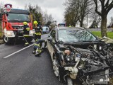 Samochód uderzył w drzewo w Tymianku. Efekty zdarzenia uwieczniły kamery programu „ Stop Drogówka”. ZDJĘCIA