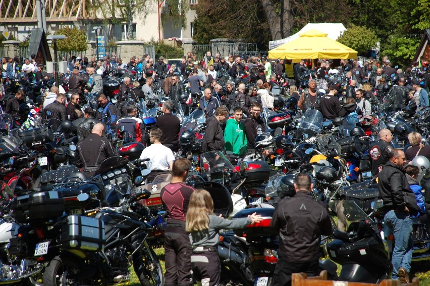 Rozpoczęcie sezonu motocyklowego w Dębowcu. Pielgrzymka zmotoryzowanych do Matki Bożej z La Salette