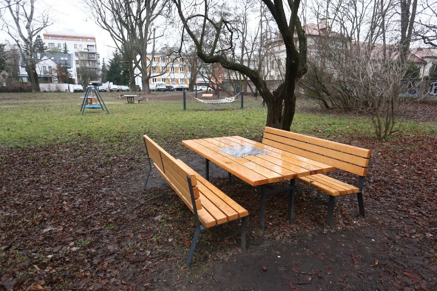 Nowy plac zabaw dla dorosłych w Warszawie. Miejsce odpoczynku czy miejsce porażki?