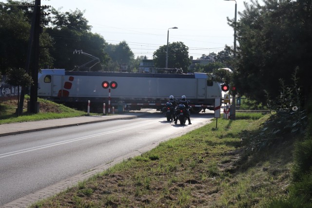 W działaniach  wzięli udział policjanci ogniwa ruchu drogowego z Radziejowa i posterunku policji w Piotrkowie Kujawskim, pracownik PKP PLK SA oraz funkcjonariusze Straży Ochrony Kolei z Inowrocławia.