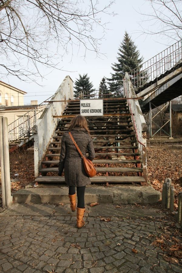 Sosnowiec: Dworzec kolejowy w Maczkach. Kładka ma się doczekać remontu. Kiedy? [ZDJĘCIA]