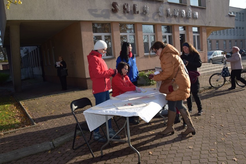 W Aleksandrowie Kujawskim rozdano gęsie tuszki [zdjęcia]