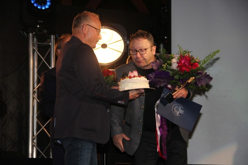 Aktor Zbigniew Zamachowski świętował w Brzezinach 60. urodziny oraz 40-lecie pracy twórczej