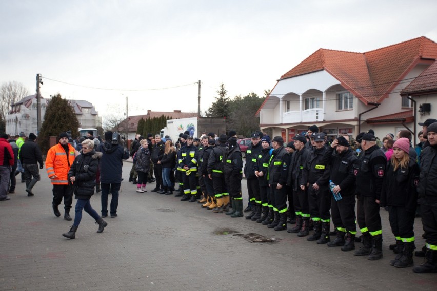 Borzęcin. Poszukiwania Grażyny Kuliszewskiej z udziałem mieszkańców, strażaków i policji - zobacz zdjęcia z akcji